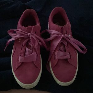 PUMA Women's Vikky Platform Ribbon Sneaker